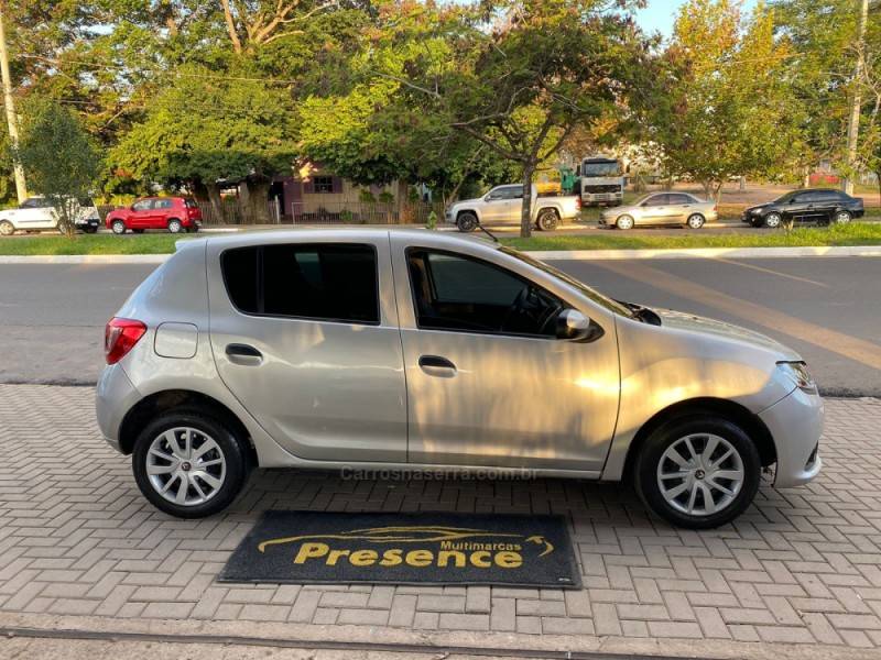 RENAULT - SANDERO - 2016/2016 - Prata - R$ 36.900,00