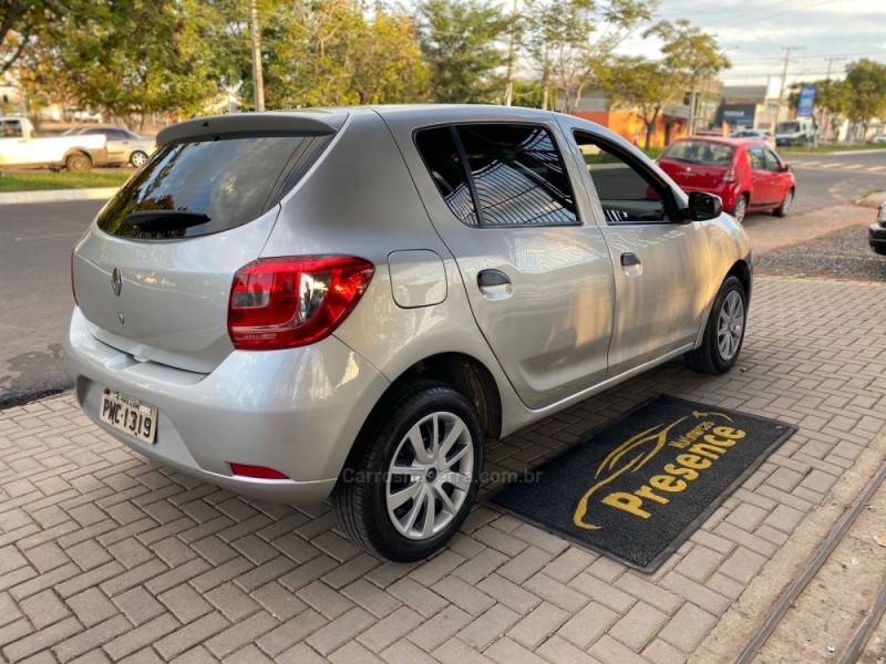 RENAULT - SANDERO - 2016/2016 - Prata - R$ 36.900,00