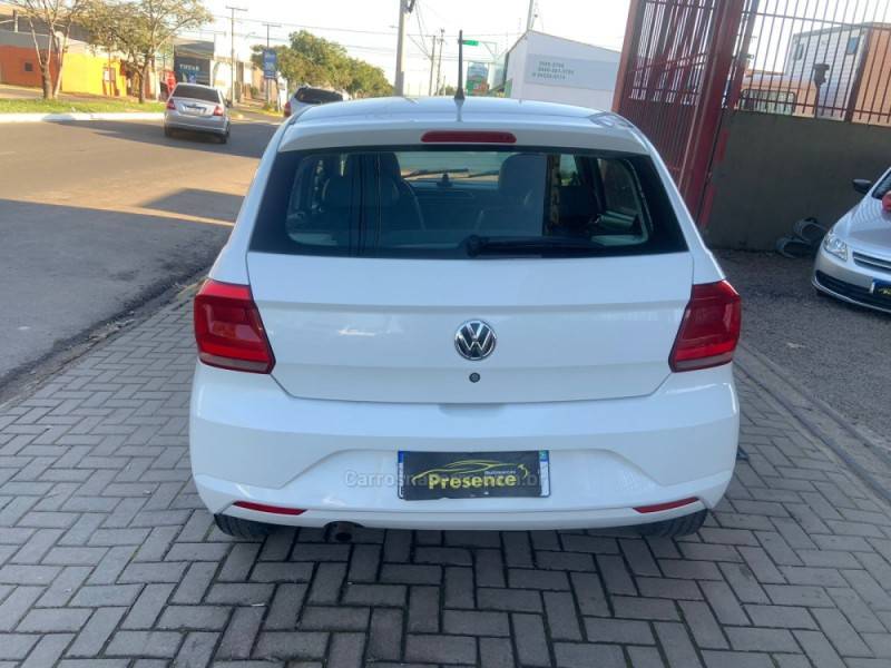 VOLKSWAGEN - GOL - 2017/2018 - Branca - R$ 47.900,00