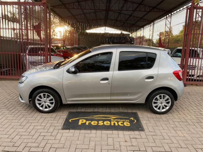 RENAULT - SANDERO - 2016/2016 - Prata - R$ 36.900,00