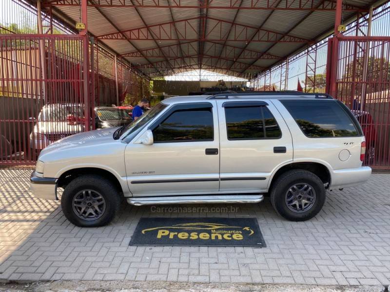 CHEVROLET - BLAZER - 2000/2000 - Prata - R$ 39.900,00