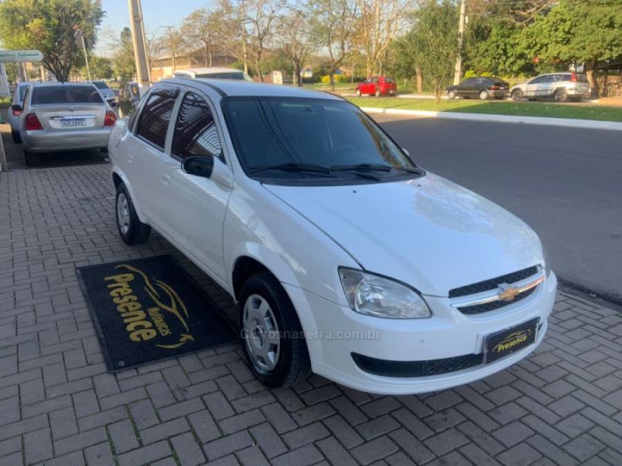 Chevrolet Classic 2015 ganha ar condicionado de série e parte de R